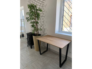 Trapeze table